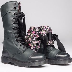 Dr Martens Triumph boots